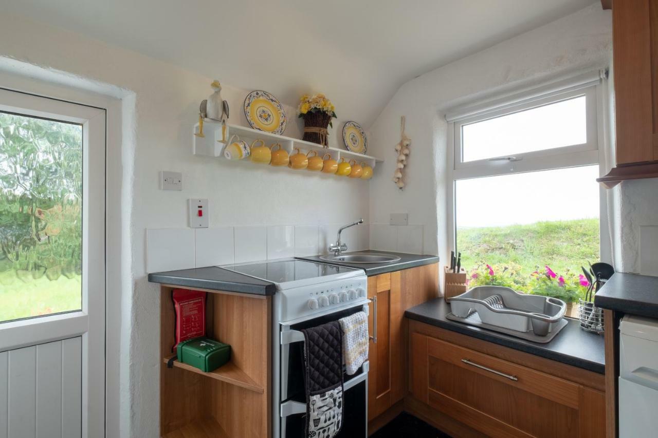 Yellow Cottage, Doolin Knockfin Cross Roads Exterior photo