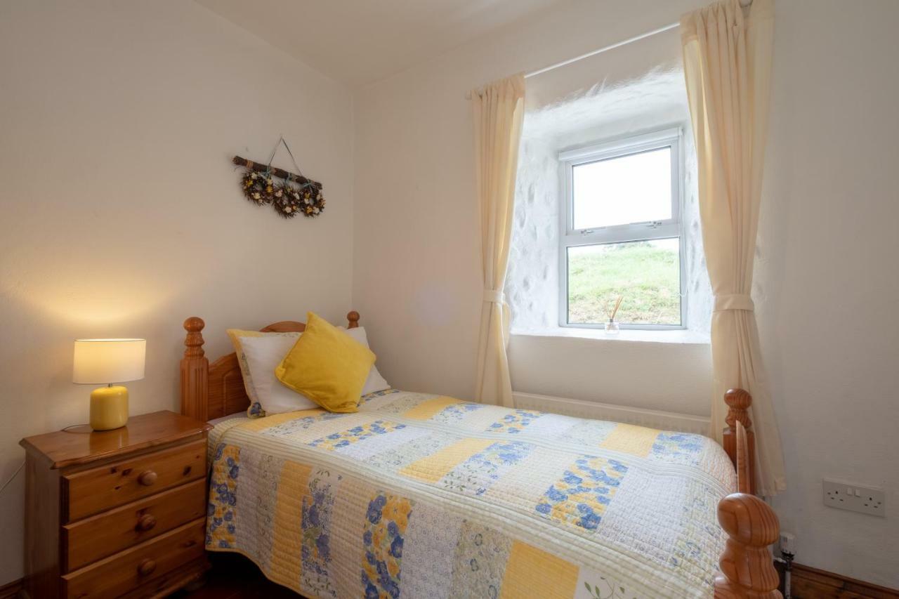 Yellow Cottage, Doolin Knockfin Cross Roads Exterior photo