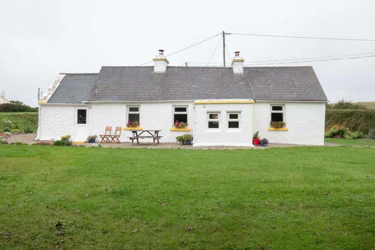 Yellow Cottage, Doolin Knockfin Cross Roads Exterior photo